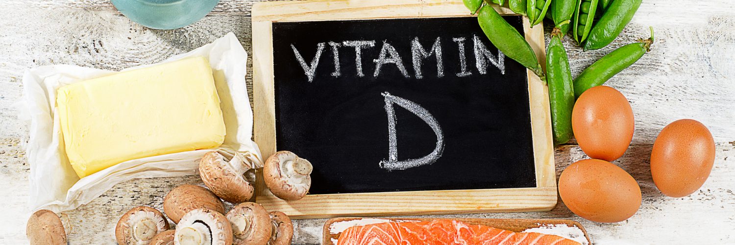 Витамин Д  Было выяснено, что люди, страдающие аутоиммунными заболеваниями, часто имеют низкие уровни витамина D. Он является ключом к наличию здоровых островковых (продуцирующих инсулин) клеток и важен для их выживания в организме.  Исследования показали, что у большинства пациентов, у которых диагностирован диабет 1 типа, также был очень низкий уровень витамина D. Еще один факт, который необходимо учитывать при отношении витамина D к диабету 1 типа, заключается в том, что само заболевание более распространено в северных странах. В их число входят: Швеция, Норвегия, Канада и Дания.